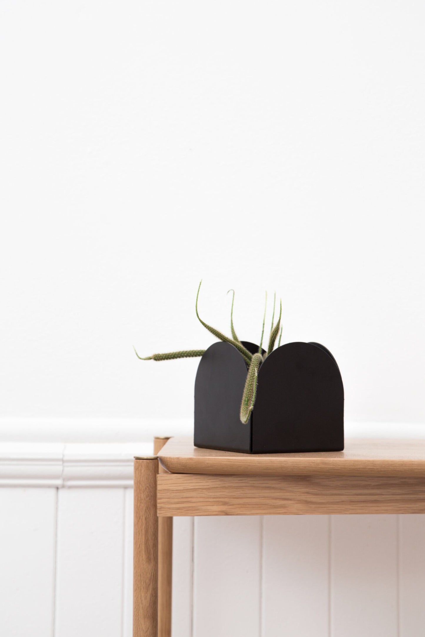 Fold Arch Pot Black by Made of Tomorrow